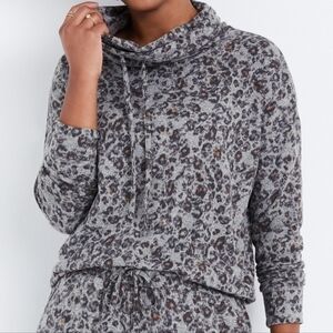 Maurices leopard print cowl neck long sleeve thin sweatshirt NWT
